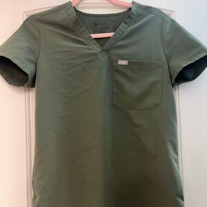 FIGS Moss size extra small Catarina one pocket scrub top.